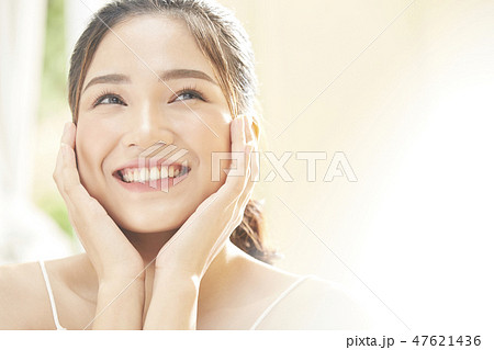 女性　ビューティー 47621436