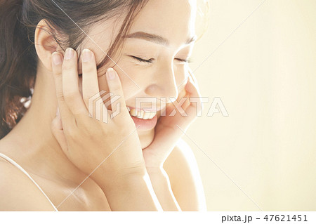 女性　ライフスタイル　リラックス 47621451