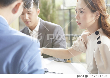 女性　ビジネスウーマン 47621606