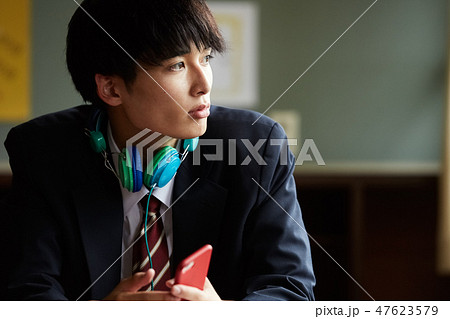 高校生　学校生活　休み時間 47623579