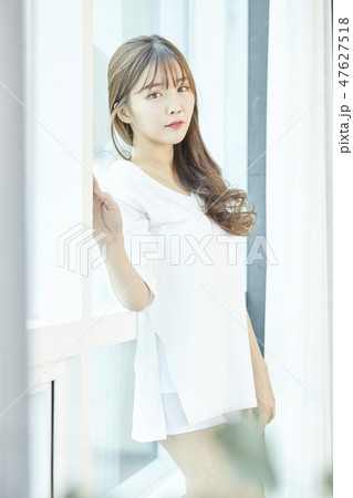 若い女性 女性 女 47627518