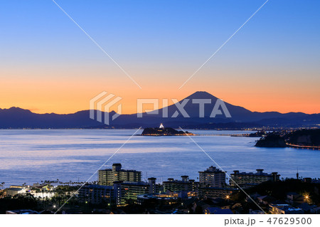 湘南江の島_富士山夕景 47629500
