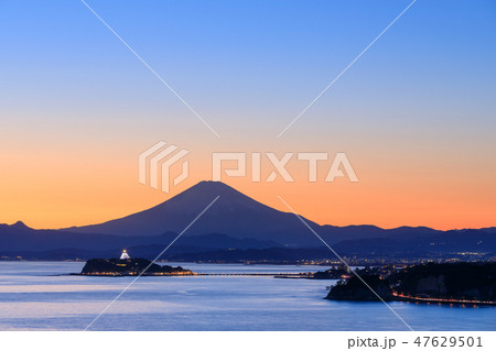 湘南江の島_富士山夕景 47629501