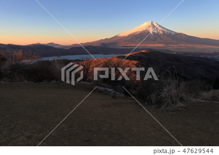 冬の石割山山頂からの富士山 冬の石割山山頂からの富士山 47629544