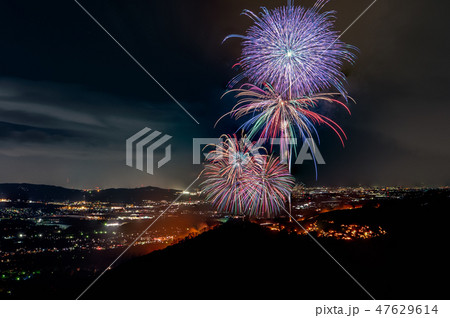 若草山焼きと花火 47629614
