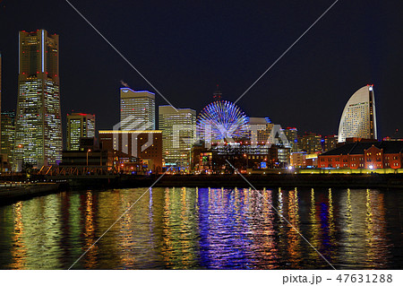 横浜港 夜景の写真素材