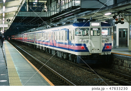 165系モントレー色 臨時大垣夜行の写真素材