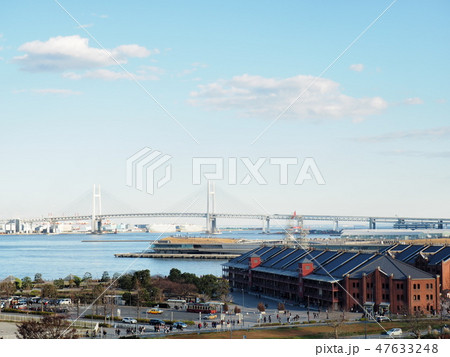 赤レンガ倉庫と横浜ベイブリッジ 47633248
