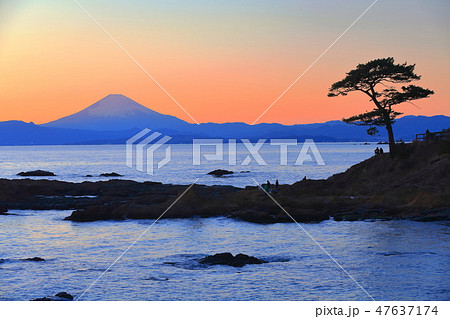 【神奈川県】立石海岸から富士夕景 47637174