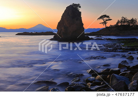 【神奈川県】立石海岸から富士夕景 47637177