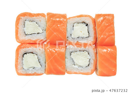 Sushi rolls with salmon and cheese 47637232
