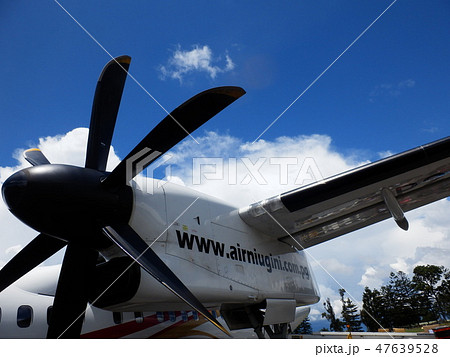 飛行機　ボンバルディア 47639528