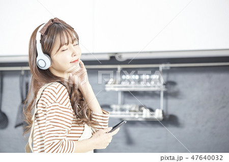 若い女性 ヒーリング 韓国人 47640032