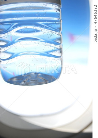 空の旅と水分補給 47646332