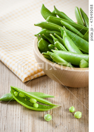 Green peas in a pods Green peas in a pods 47649088