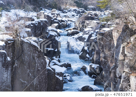 冬 厳美渓 渓流 川 水 雪 冬 厳美渓 渓流 川 水 雪 47651971