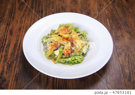 salad with chips salad with chips 47653181