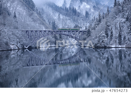 雪景色の只見川第一橋梁 雪景色の只見川第一橋梁 47654273