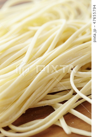 うどん　生麺　細麺 47655794