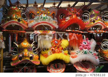 Chinese tradition lion mask or lion head  47656110