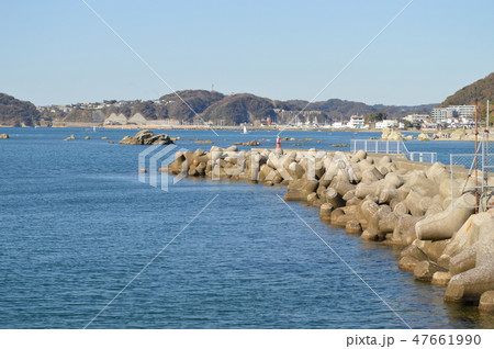 葉山海岸とテトラポット 47661990