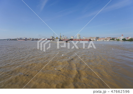 ミャンマー・ヤンゴンの街並み 47662596