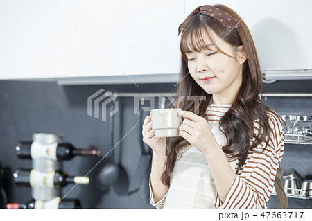 若い女性 ヒーリング 韓国人 47663717