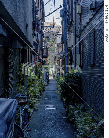 下町の裏路地 47665154