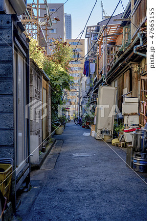 下町の裏路地 47665155