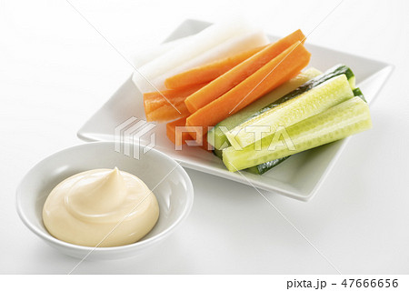 マヨネーズとスティック野菜 47666656