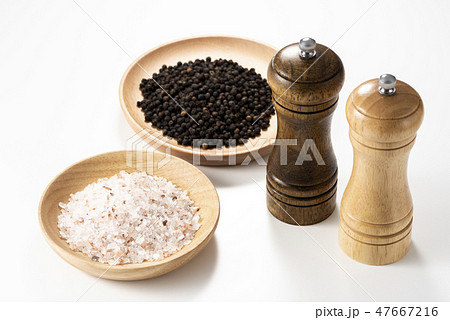 岩塩とブラックペッパー 47667216