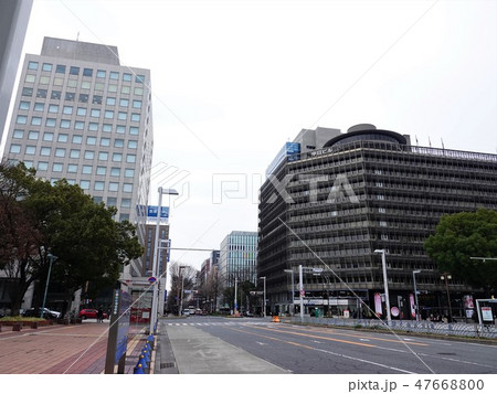 名古屋市栄のオフィスビル群の風景 47668800