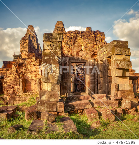Pre Rup temple at sunset. Siem Reap. Cambodia. 47671598