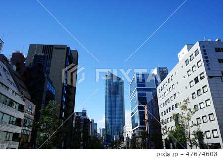 ビジネス街風景<虎ノ門ヒルズとマッカーサ―道路・東京都> ビジネス街風景<虎ノ門ヒルズとマッカーサ―道路・東京都> 47674608