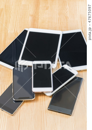 スマートフォンとタブレット 47675097