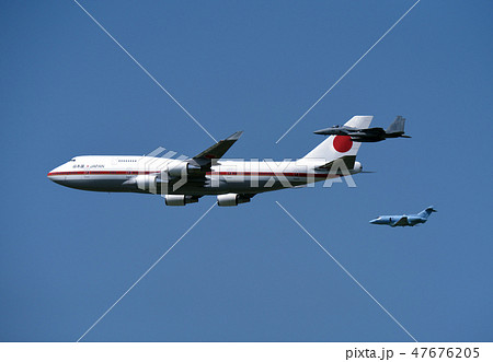 政府専用機とF-15の編隊飛行 47676205