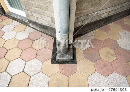 an rain drain an rain drain 47694308
