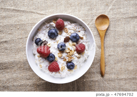 muesli with youghurt and berries muesli with youghurt and berries 47694702
