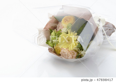 ガーベラの花束 47698417