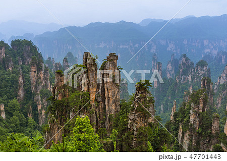 Tianzi Avatar mountains park - Wulingyuan China Tianzi Avatar mountains park - Wulingyuan China 47701443