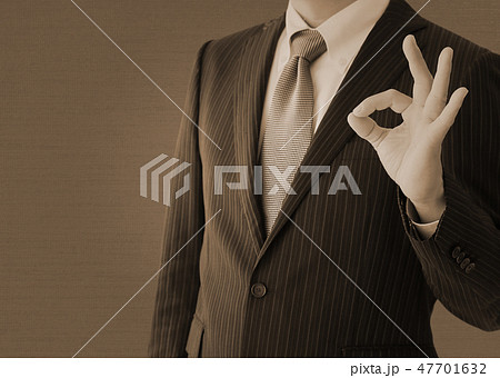 OKサインするビジネスマン 47701632