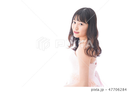 ピンクのドレスを着た花嫁 結婚式イメージ ピンクのドレスを着た花嫁 結婚式イメージ 47706284