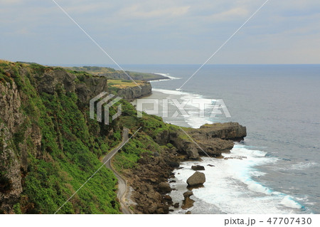 沖縄・伊江島の湧出海岸 沖縄・伊江島の湧出海岸 47707430