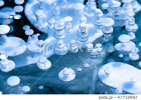《北海道》アイスバブル・自然現象《糠平湖》 47710692