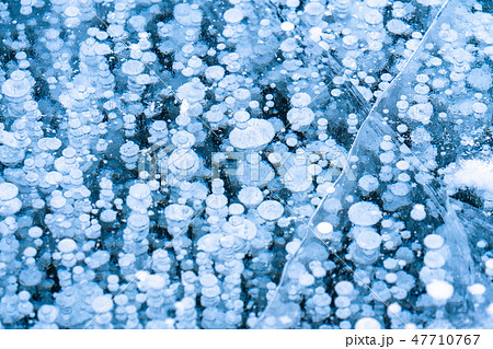 《北海道》アイスバブル・自然現象《糠平湖》 47710767