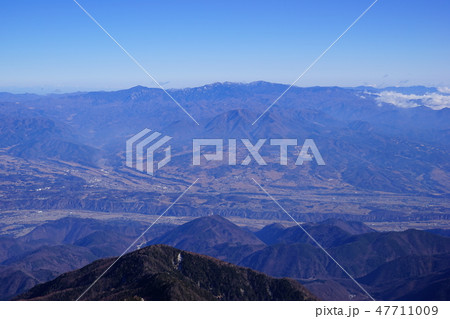 鳳凰山からの奥秩父山塊と茅ヶ岳 47711009