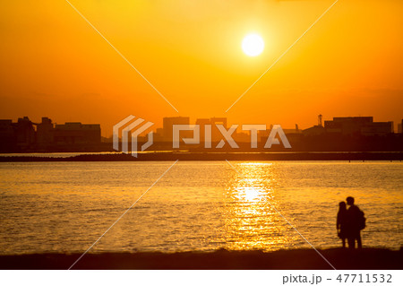 海 夕日 都会 海 夕日 都会 47711532