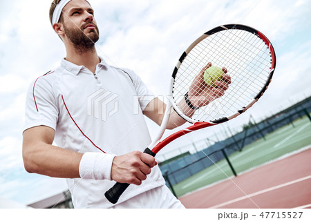 Fighting spirit. Tennis player is preparing for the match 47715527