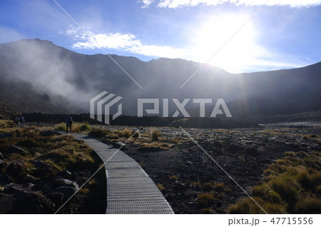 トンガリロアルパインクロッシング（Tongariro Alpine Crossing） 47715556