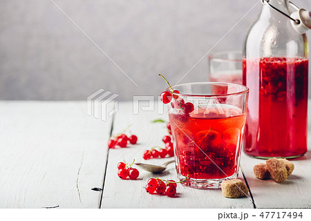 Infused water with red currant and sugar 47717494